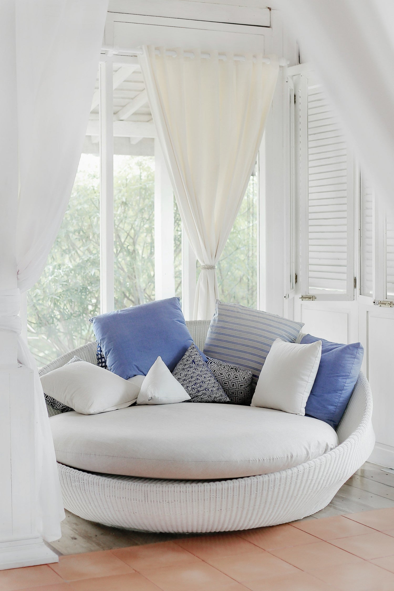 Furniture & Home Decor