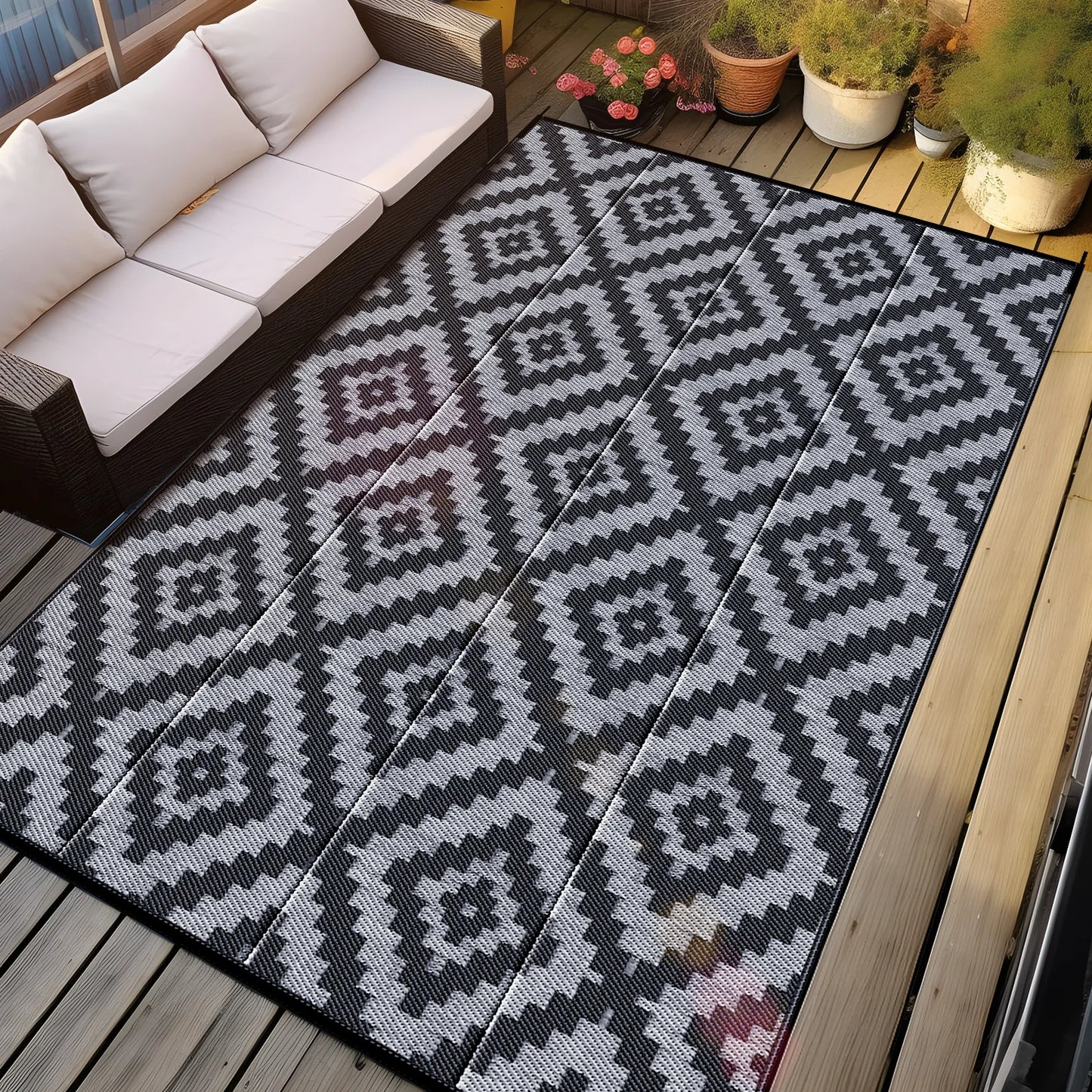 Outdoor Geometric Reversible Polyester Rug For Patio And Deck Waterproof Durable