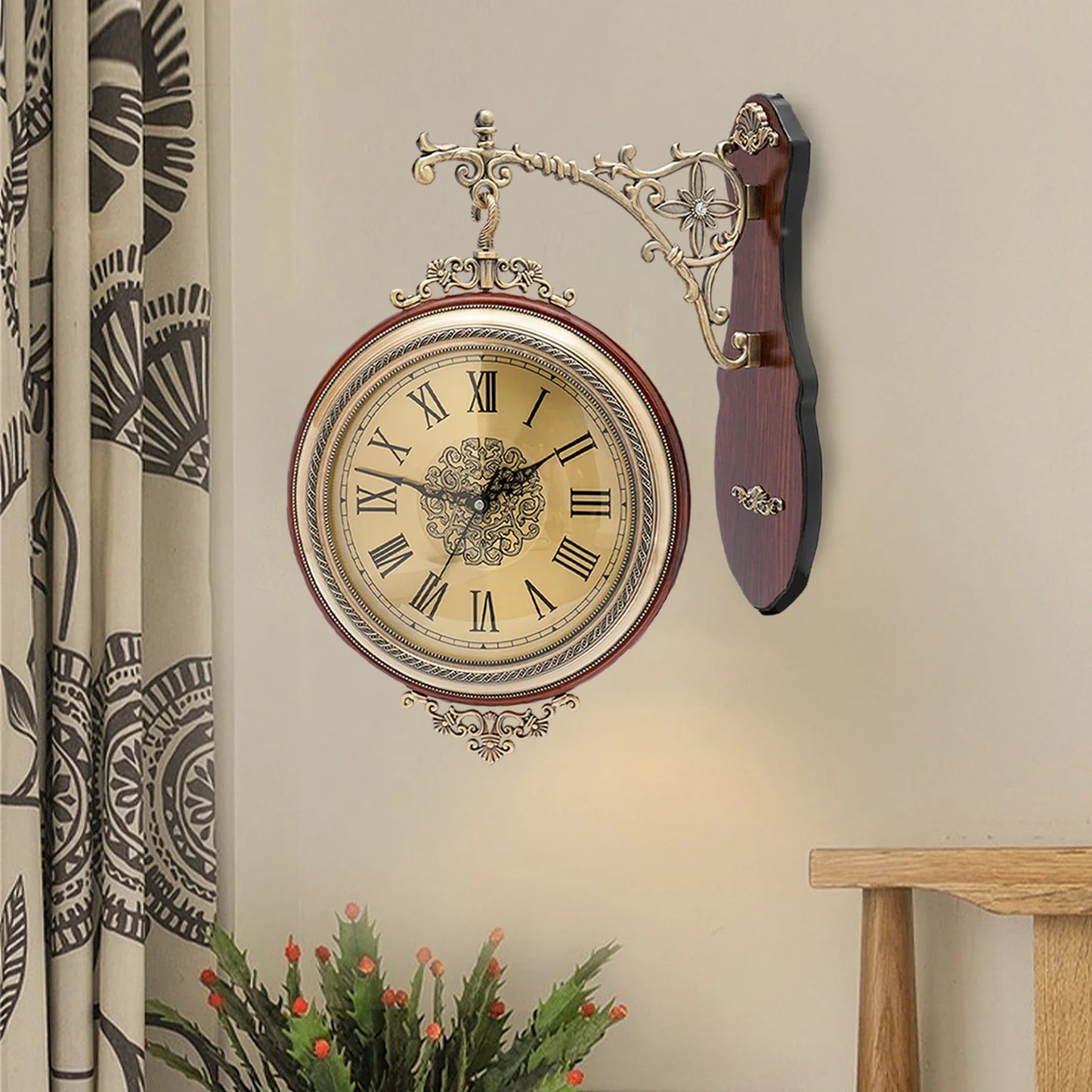 Hign-concerned European Double Sided Wall Clock Indoor