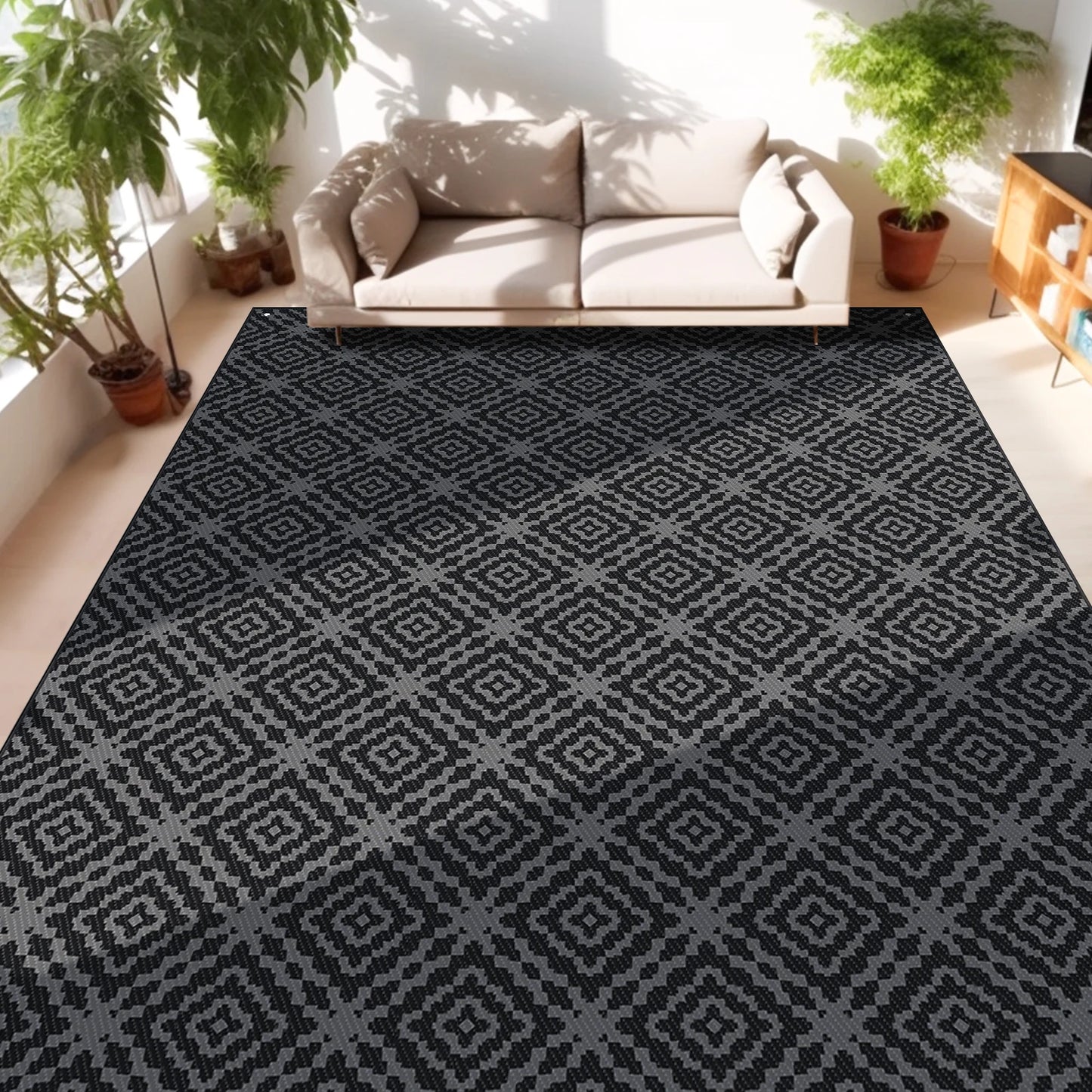 Outdoor Polyester Geometric Carpet For Patio And Picnic